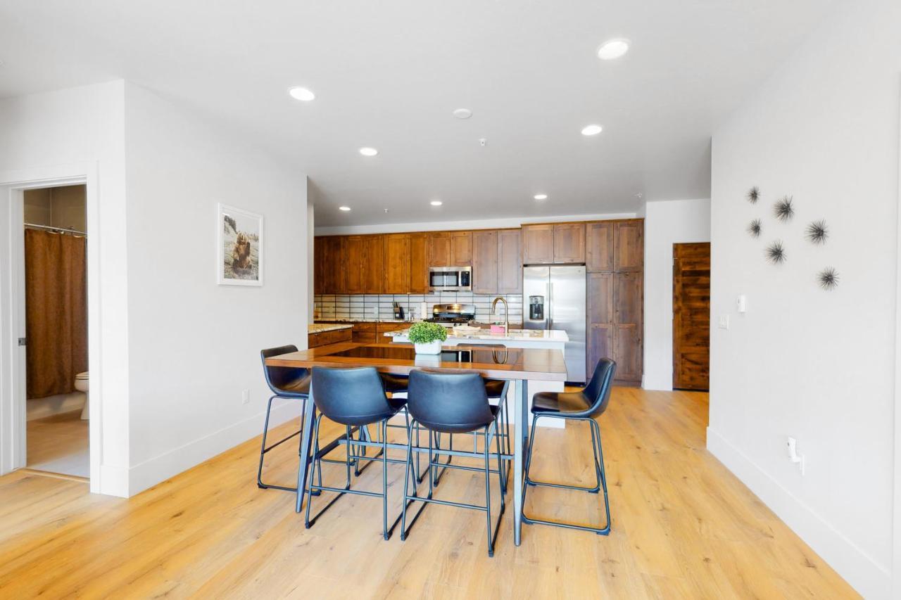 Blue River Flats Condos 실버스론 외부 사진