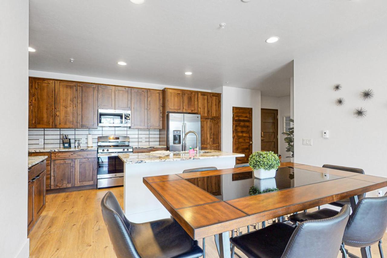 Blue River Flats Condos 실버스론 외부 사진