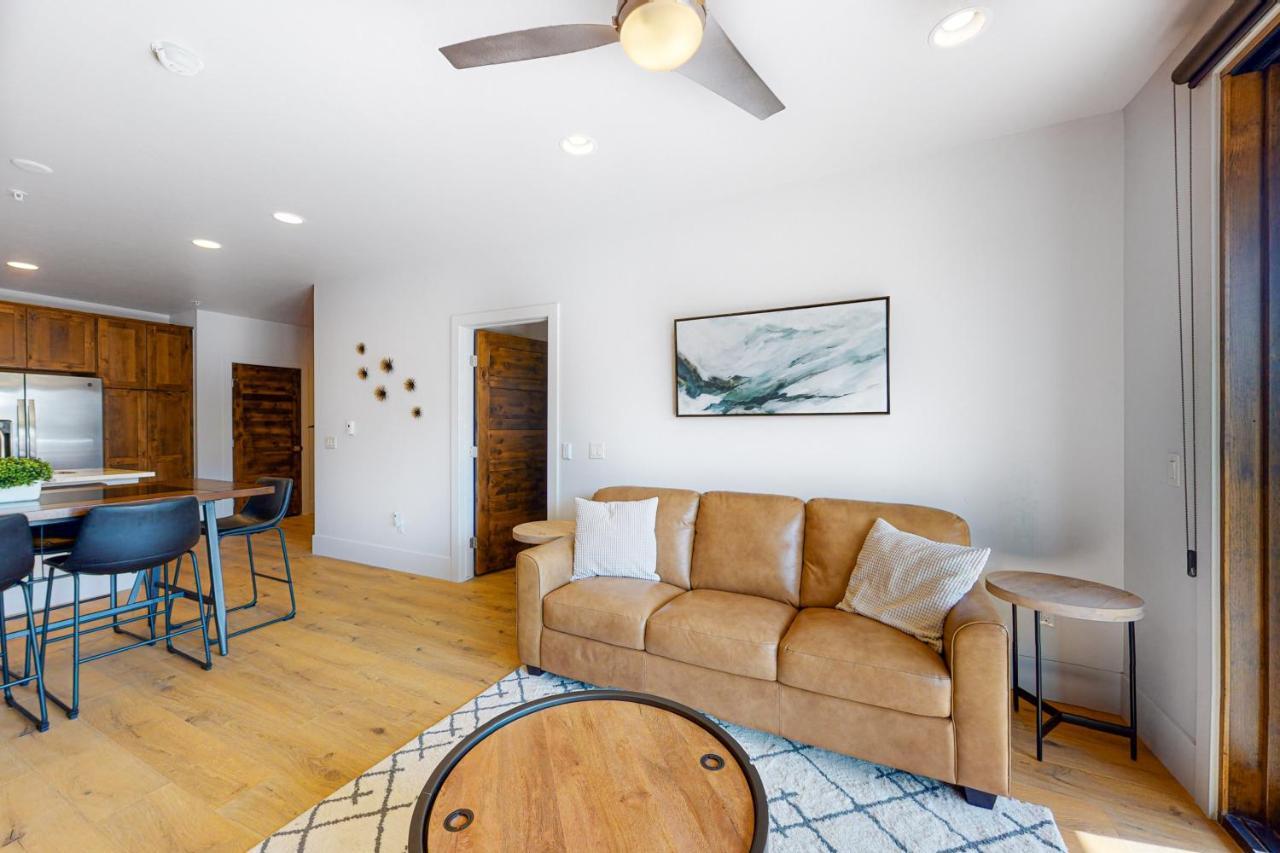 Blue River Flats Condos 실버스론 외부 사진